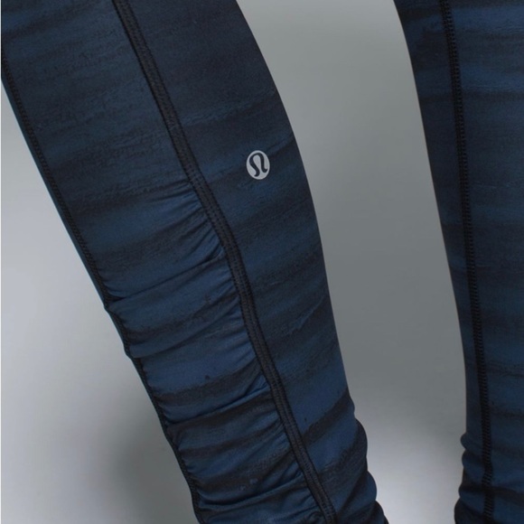 Lululemon Speed Tight III All Full-On Luxtreme
Good Vibes Deep Navy Black Size 2 - Picture 3 of 13